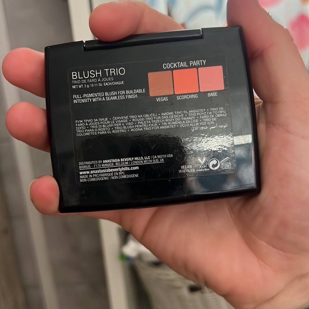 Anastasia Beverly Hills. Blush Trio. - Picture 2 of 3